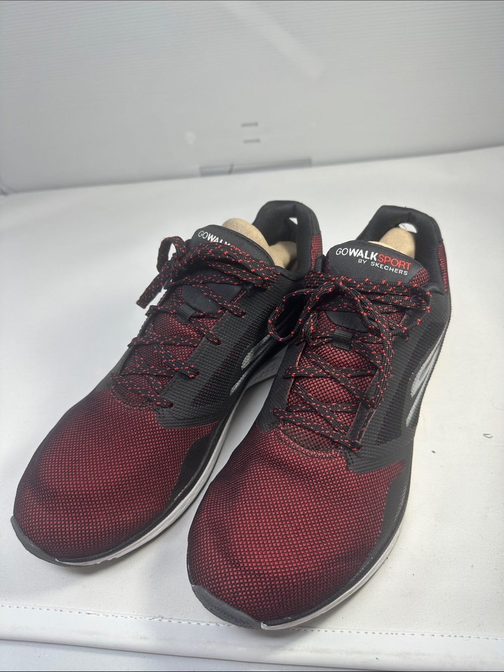 Sketchers GoWalk Size 9 1/2